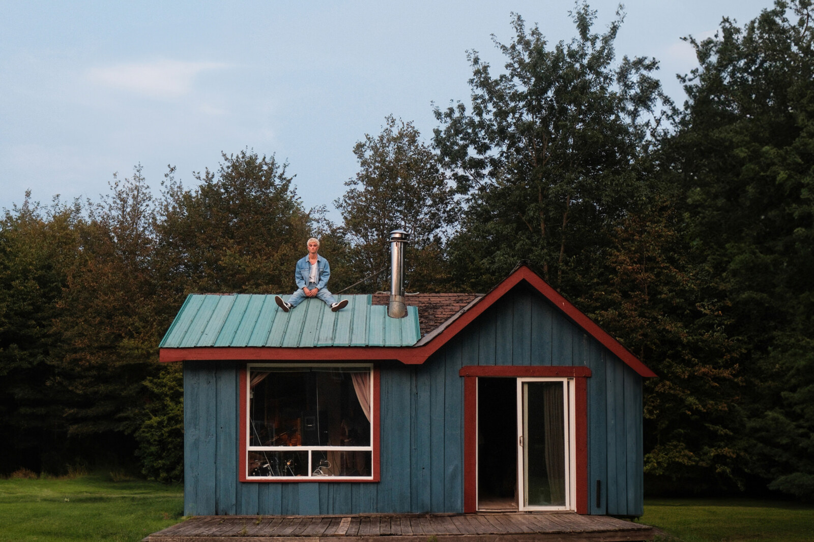 elijah woods is thrilled to share his new EP, Hey There Elijah, out on all streaming platforms today