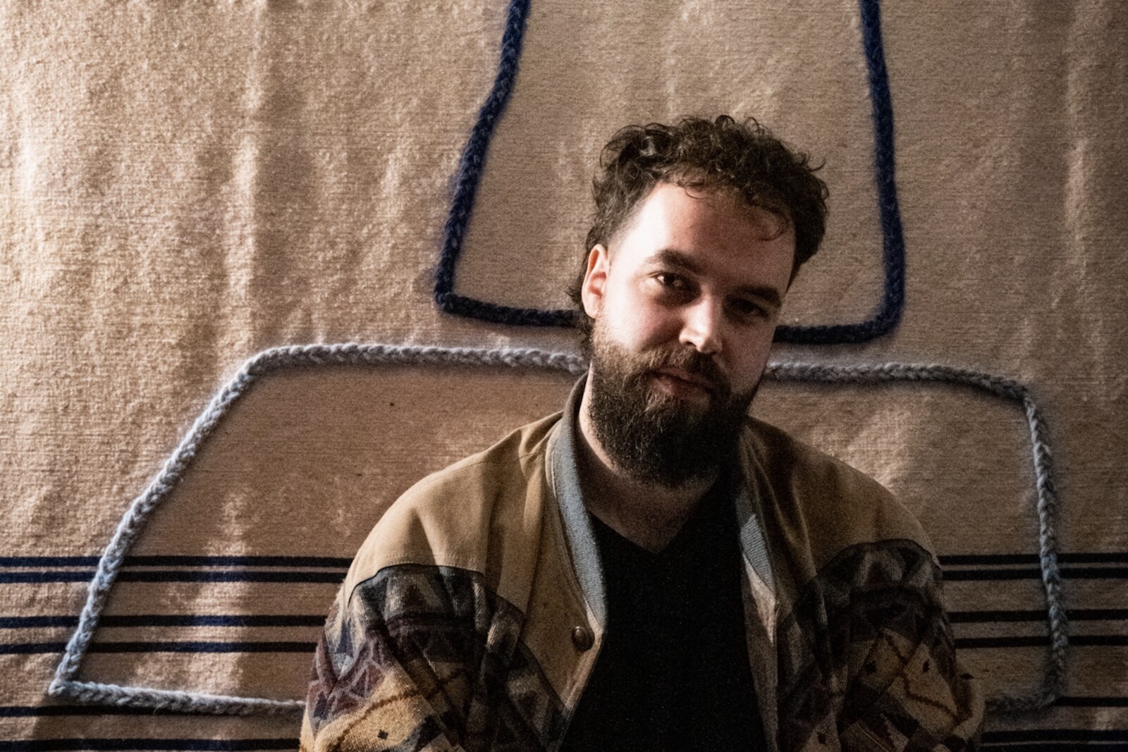 Jasper Erkens stelt nieuwe single "Get out of your own way" voor
