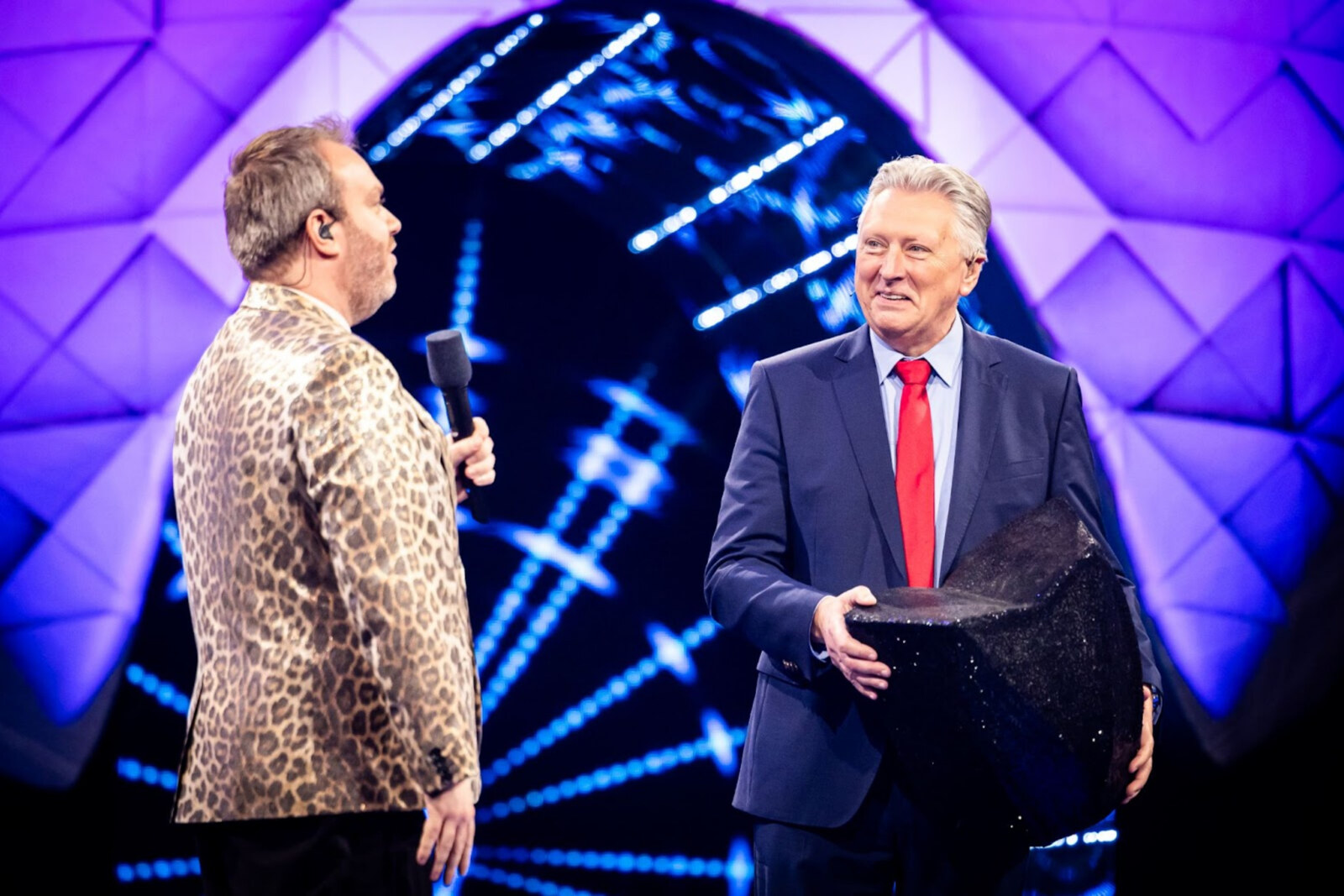 Altijd op zoek naar de waarheid: Dany Verstraeten speurt mee in The Masked Singer