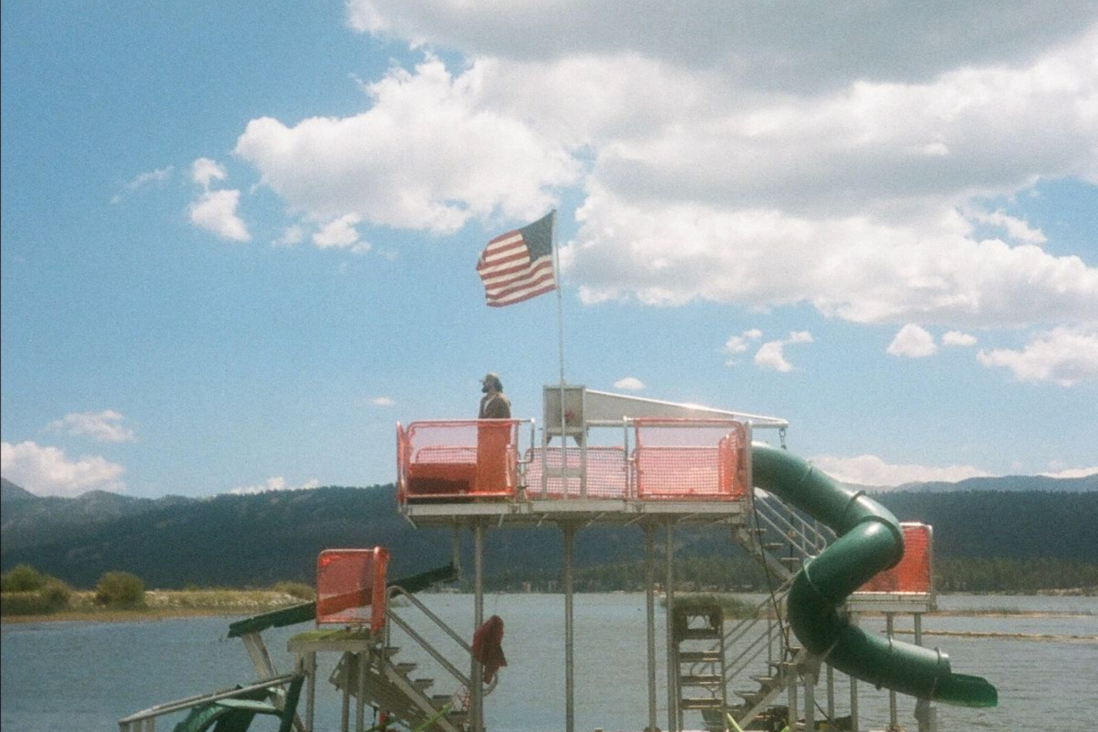 Timmy Skelly, Sandwich, Illinois’ finest LA transplant releases his debut EP Dive Bar Sermon