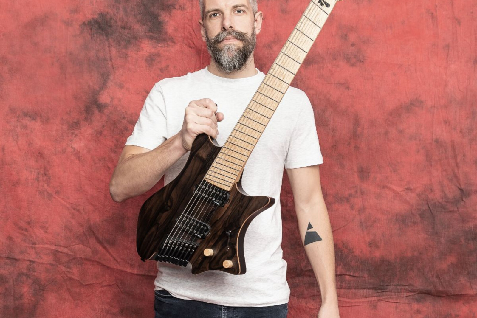 Richard Henshall (Haken) streams groove-heavy new solo single