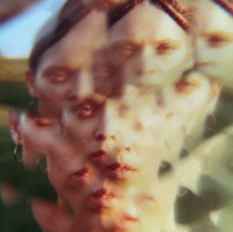 Anna Maehl (De Nieuwe Lichting 2023, Knokke Off) deelt debuut-EP 'To Heal It' en kondigt Belgische concerten aan
