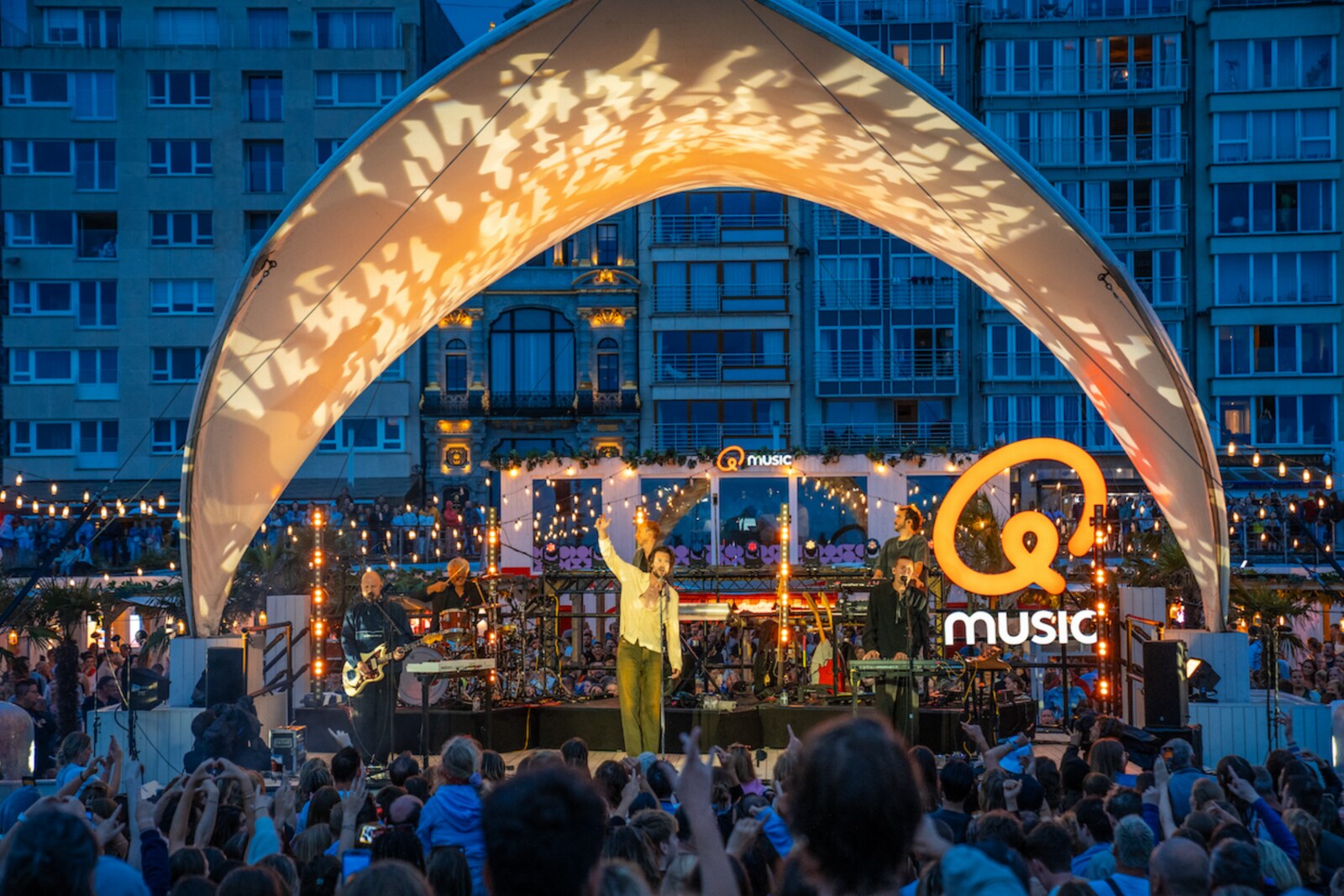 Recordzomer voor Qmusic, JOE derde grootste zender