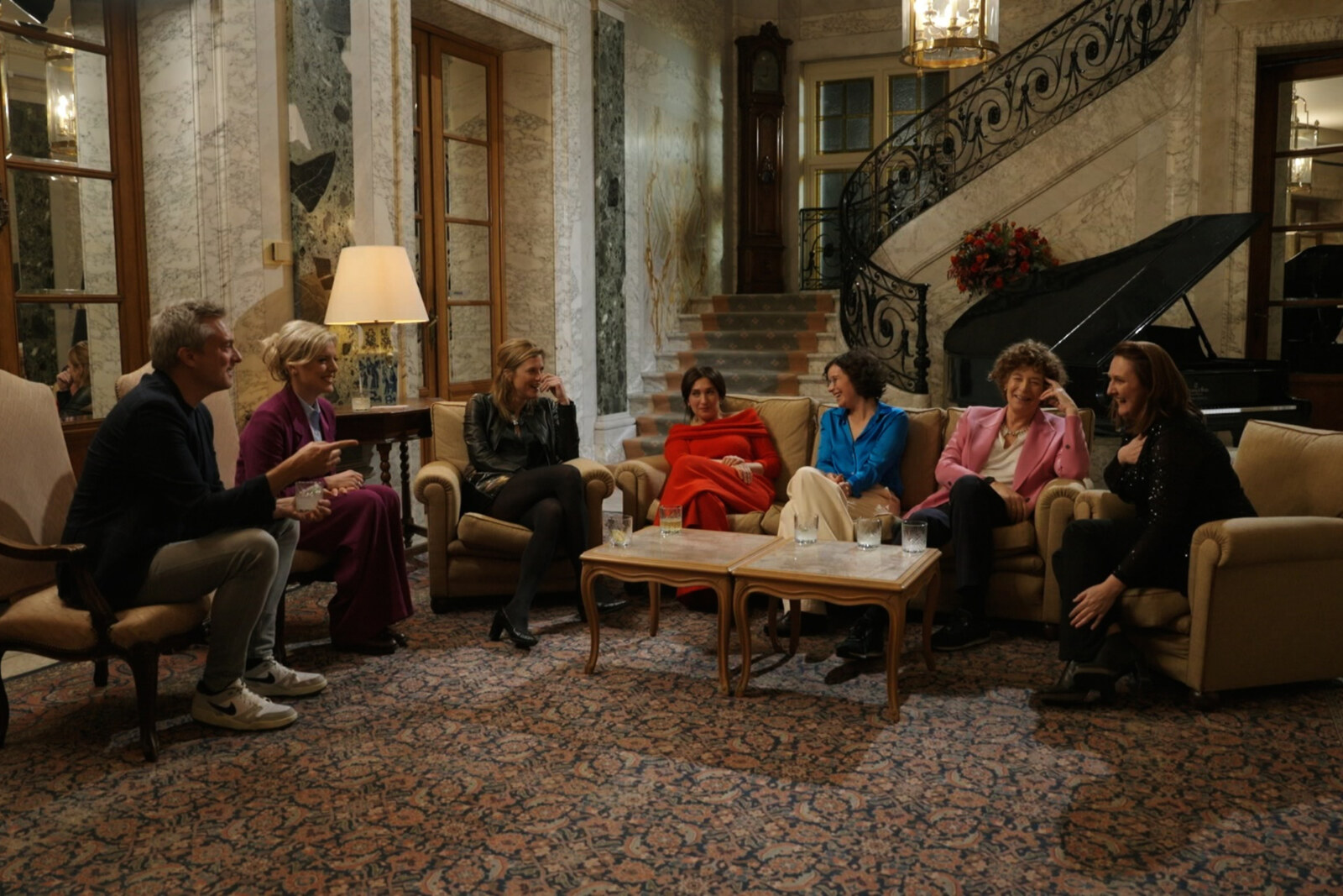 Zeven toppolitica's nemen het iconische Hertoginnedal over