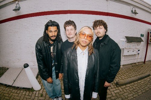 Tape Toy brengt single Shotgun uit