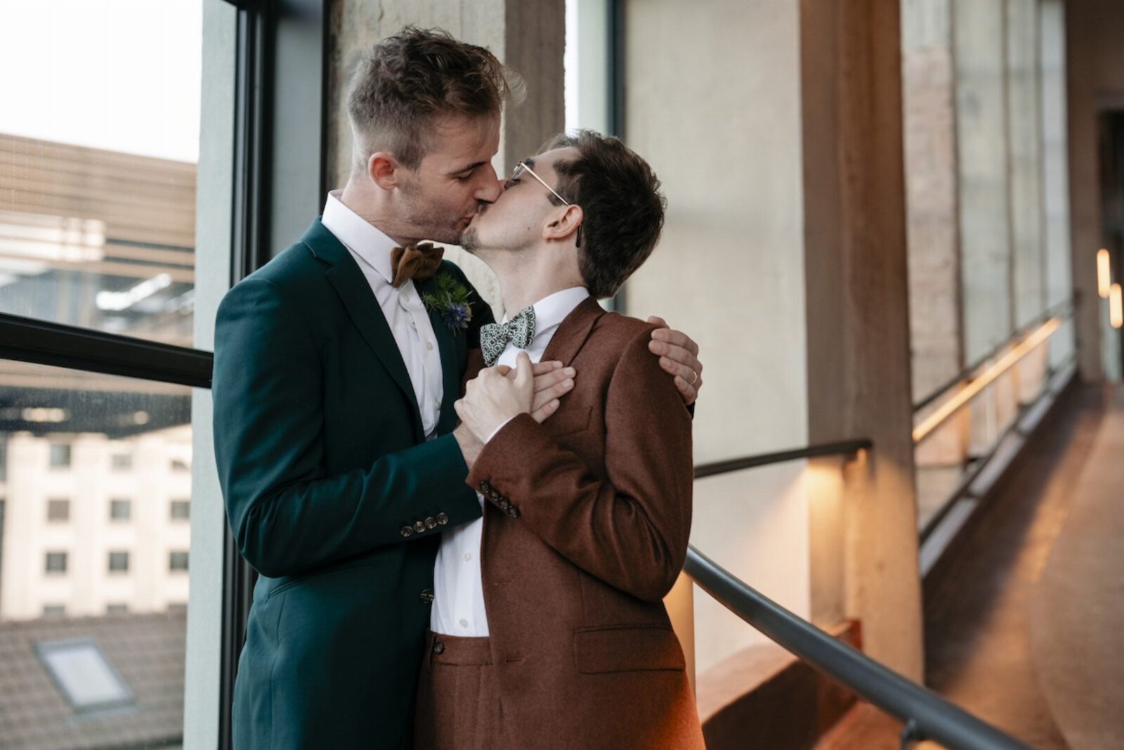 Vonken en vuur in ‘Blind Getrouwd: Het Vijfde Huwelijk’: Lorenzo en Sil zeggen ‘ja’!