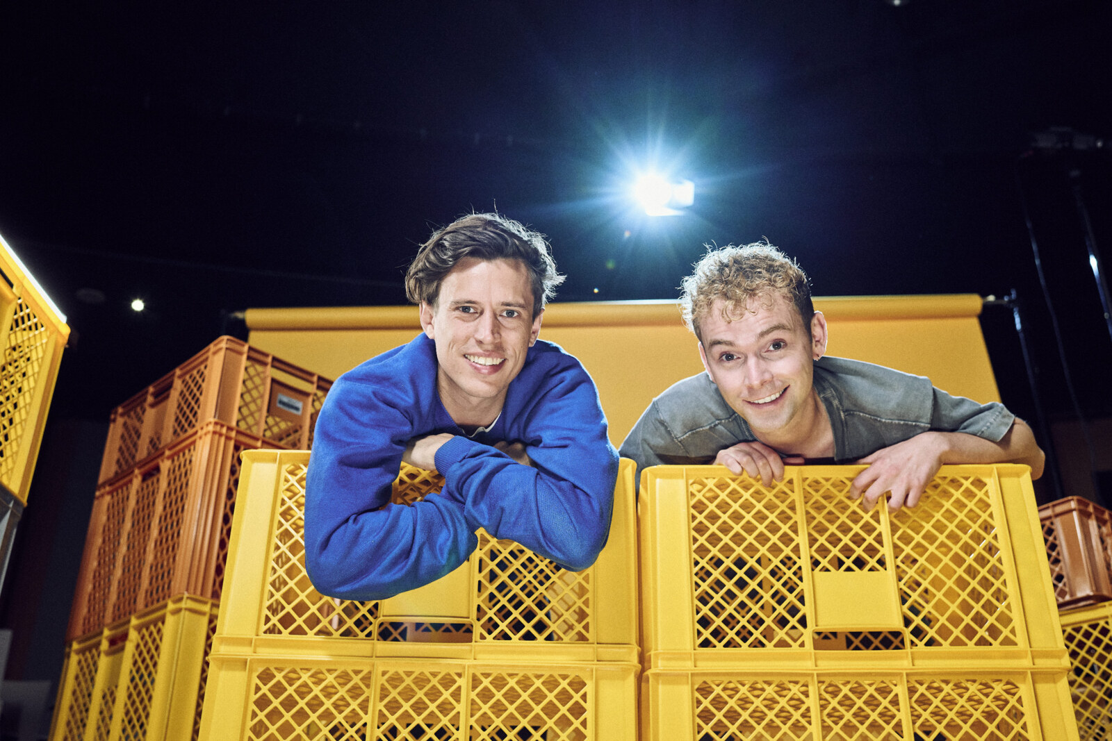 Achter De Schermen pakt uit met grote namen op eindejaarsshow: van Pommelien Thijs en Philippe Geubels tot Maaike Cafmeyer en Daan Alferink