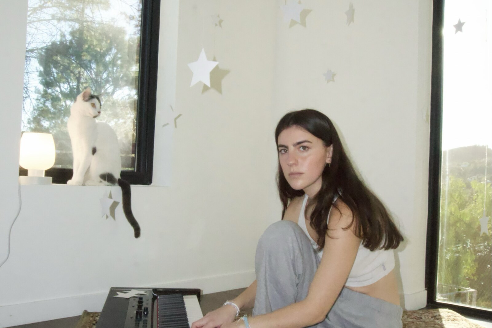 Avery Lynch Shares New Single, "the boys who don't know what they want"
