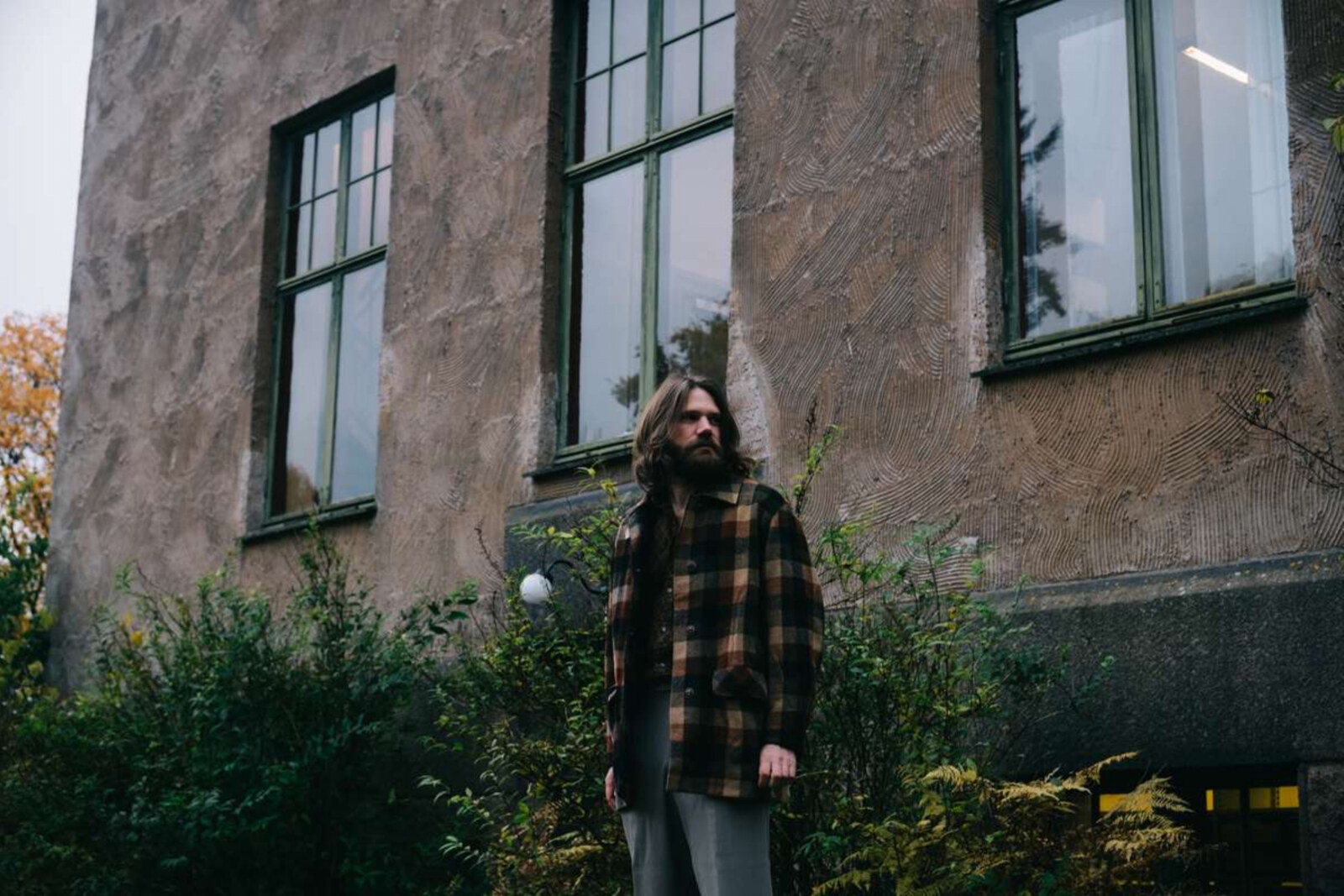 Shy Dancer? King Hüsky is here with "Lately I’ve Been Thinking Of Your Mother"