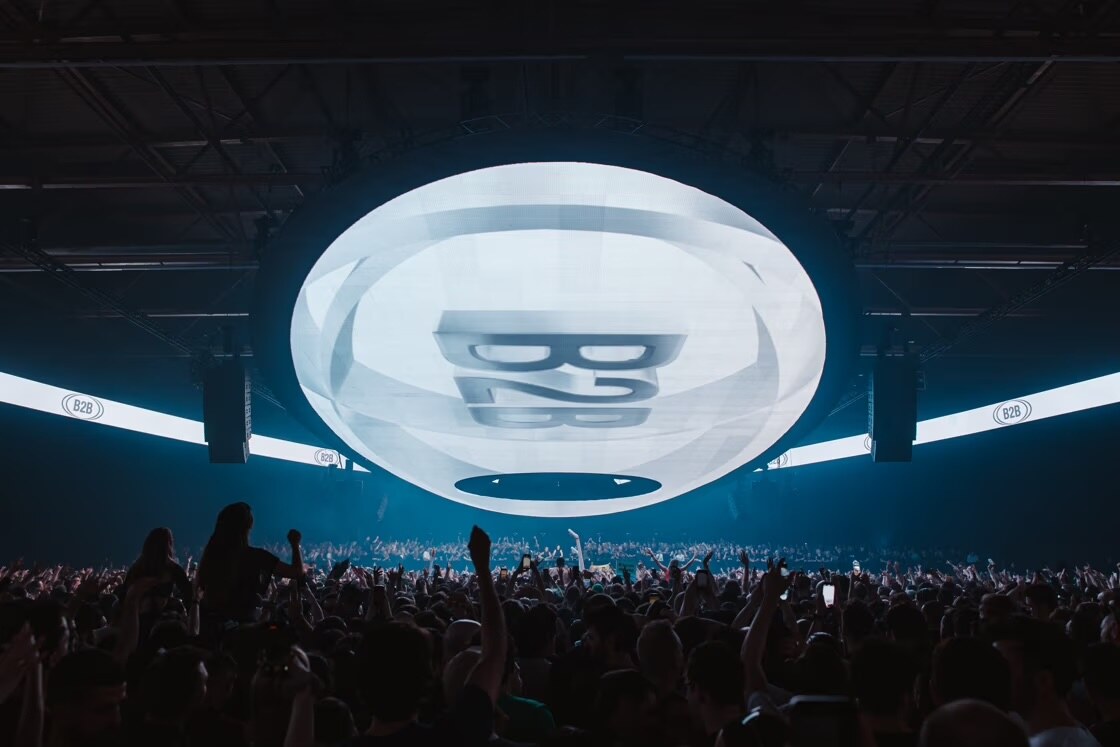 Eerste weekend Amelie Lens B2B Charlotte de Witte: 46 000 ravers in daverende Flanders Expo