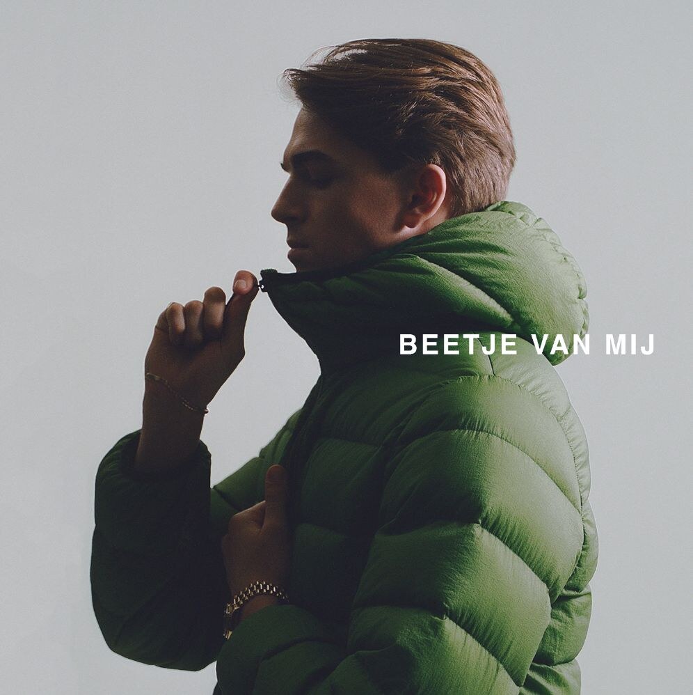 'Beetje Van Mij' zet Antoon weer op #1