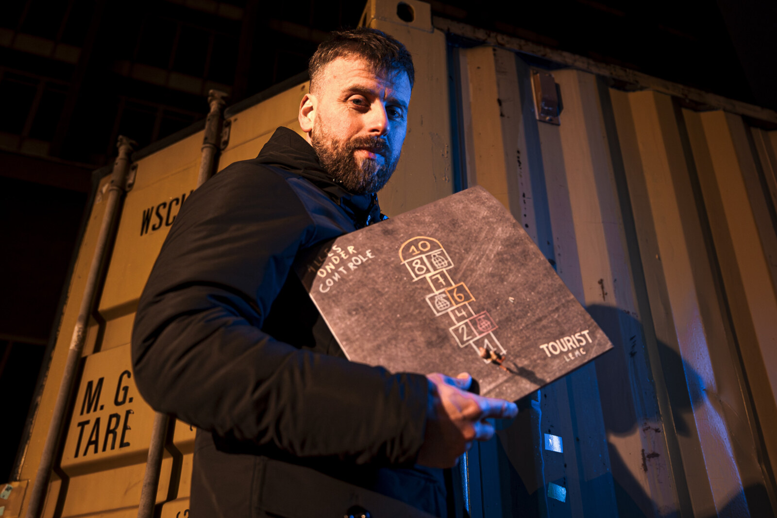 Tourist LeMC lost nieuwe single ‘Cocaïne’ en opent pop-up store in Antwerpen