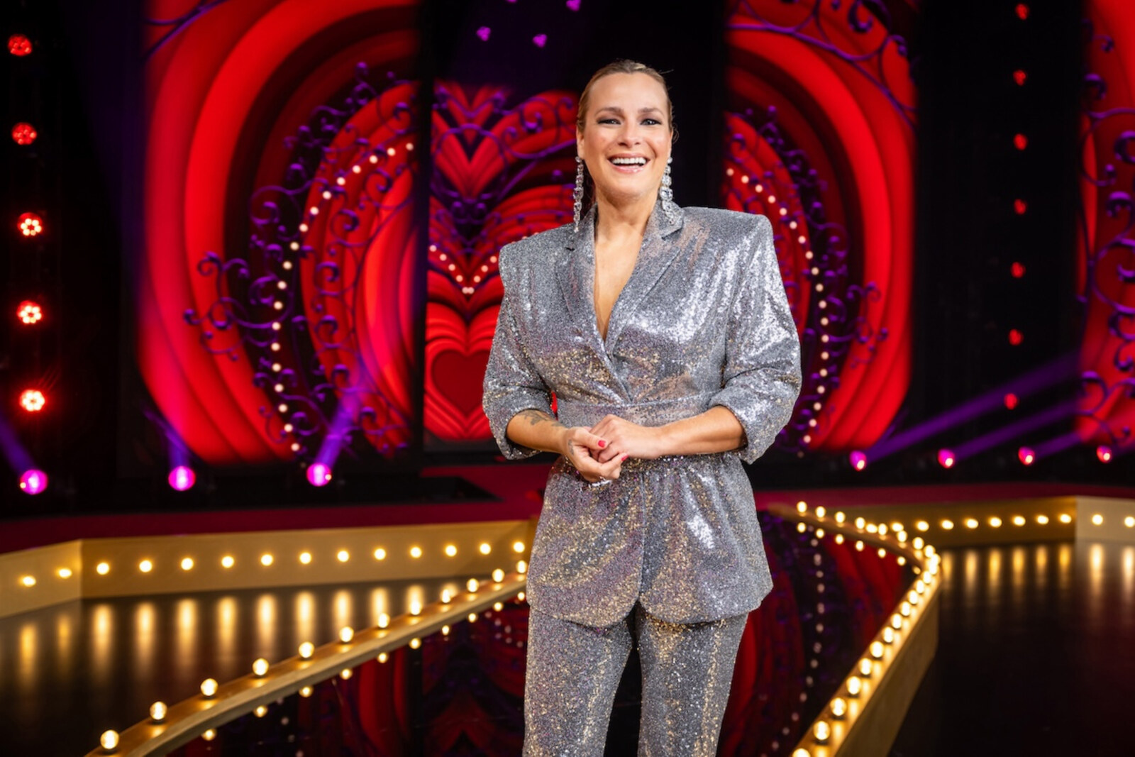 Zestien bekende Vlamingen schitteren als mysterieuze drag queens in Make Up Your Mind
