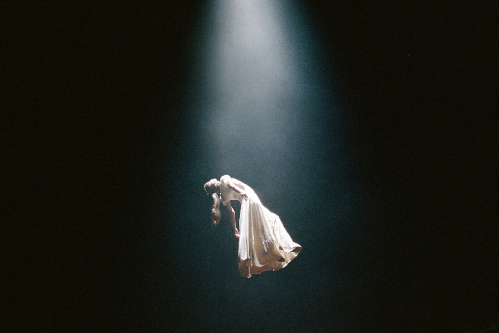 Ariana Grande announces 'eternal sunshine deluxe: brighter days ahead' out March 28 !