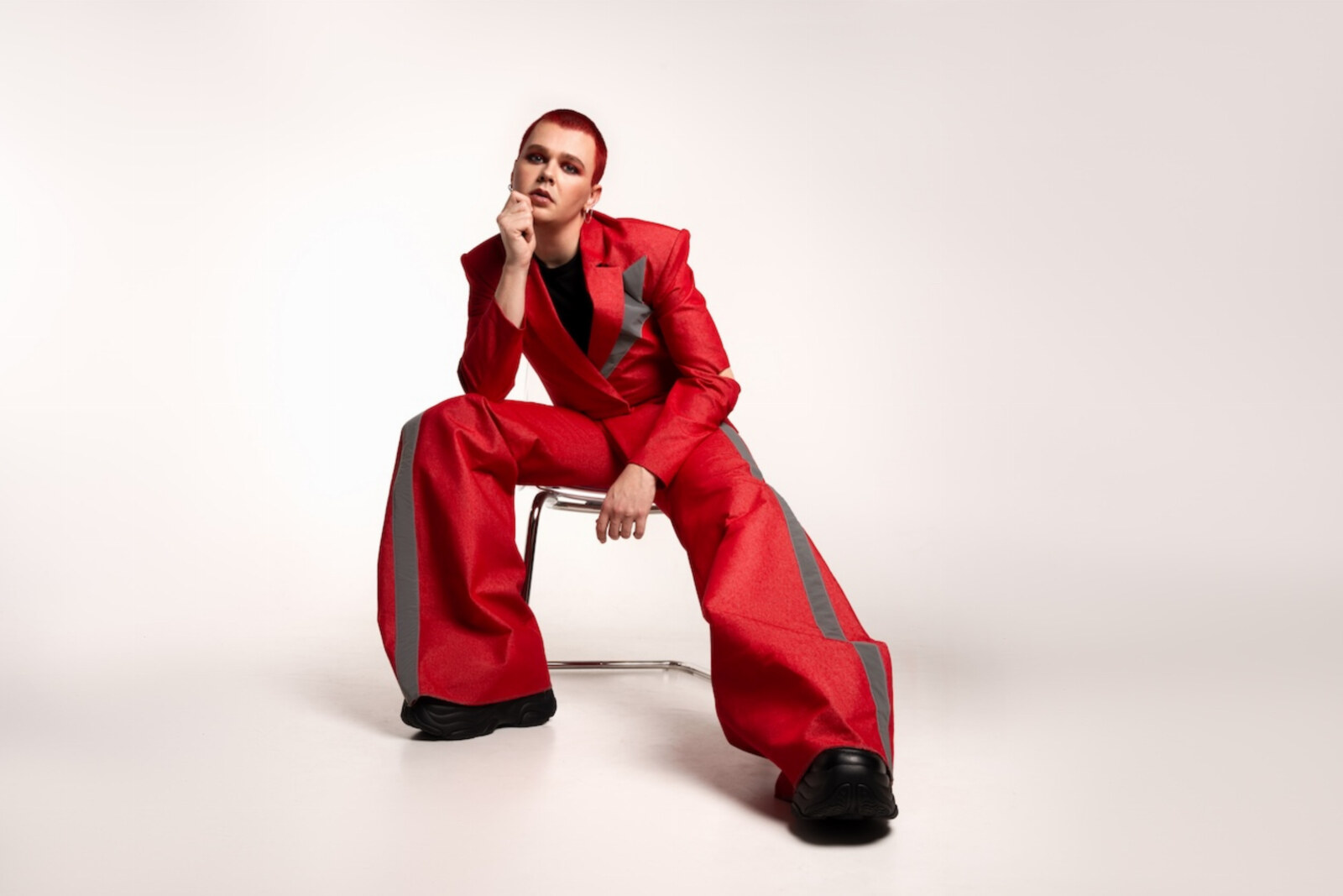 Red Sebastian lost videoclip van Songfestival-nummer 'Strobe lights'  