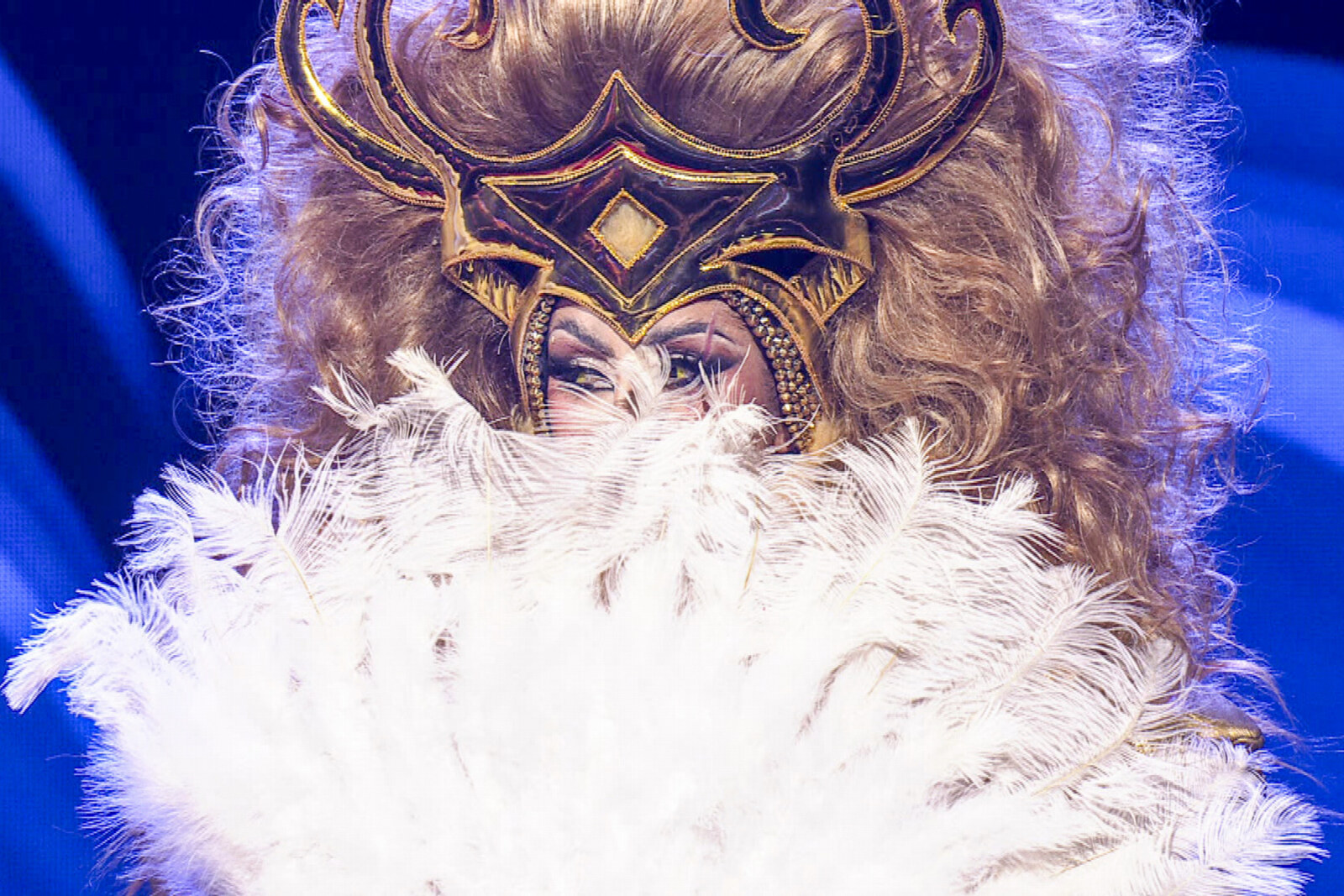 Welke bekende Vlamingen transformeren tot drag queens Black Lulu, Barbie Q, Belle Chique en Kitch Lorraine in Make Up Your Mind?