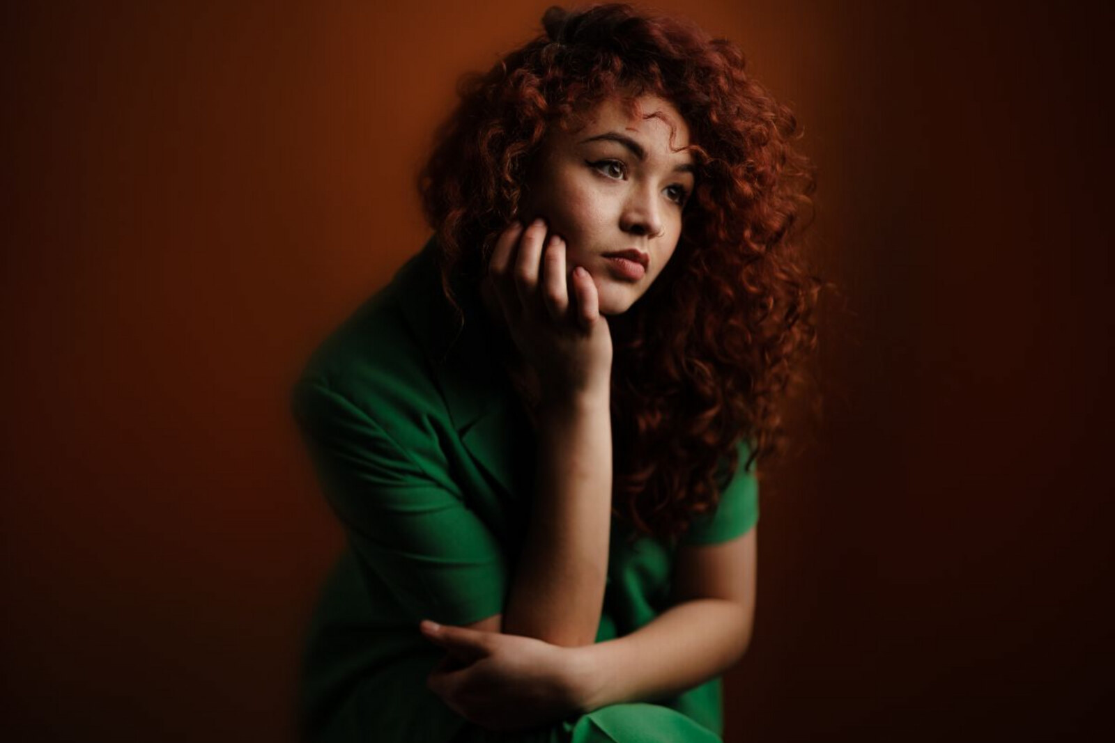 Ellen Beth Abdi announces her debut album with 'Sad Chord'