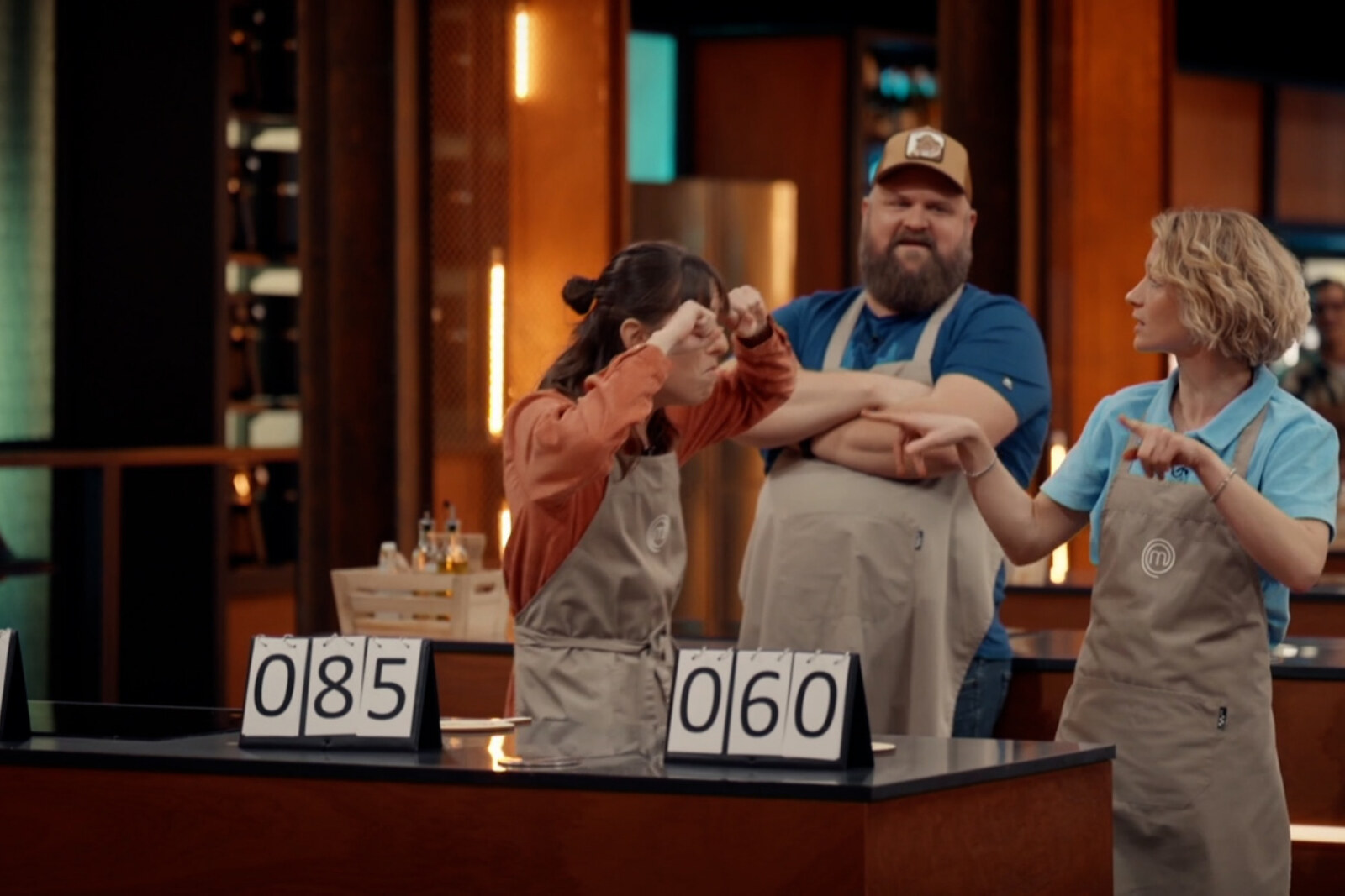 MasterChef-veiling loopt uit de hand: “Als Sarah hard gaat, dan ga ik nog harder.”