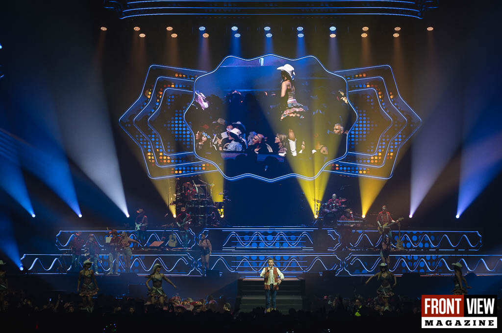Kürt Rogiers op een paard, een ode aan Rob de Nijs en een Schlagerfestival-ster voor André Hazes.