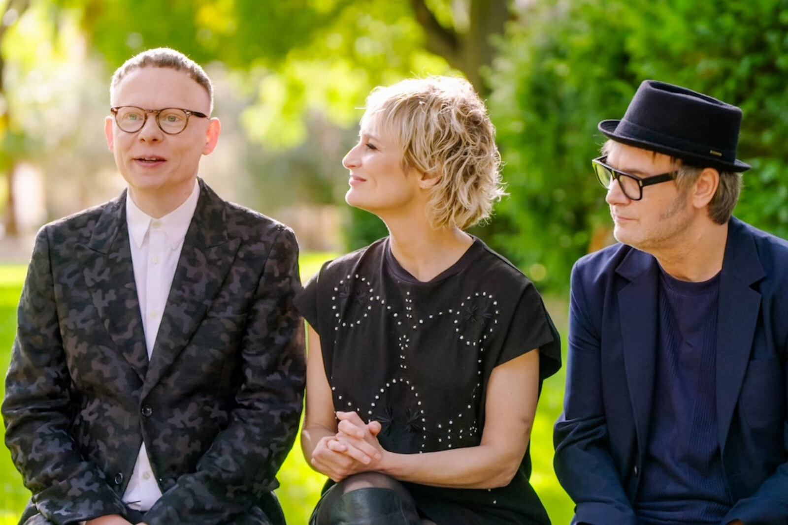 Hooverphonic viert 30 jaar muziek en blikt terug op het emotionele afscheid van Geike Arnaert in Liefde voor Muziek