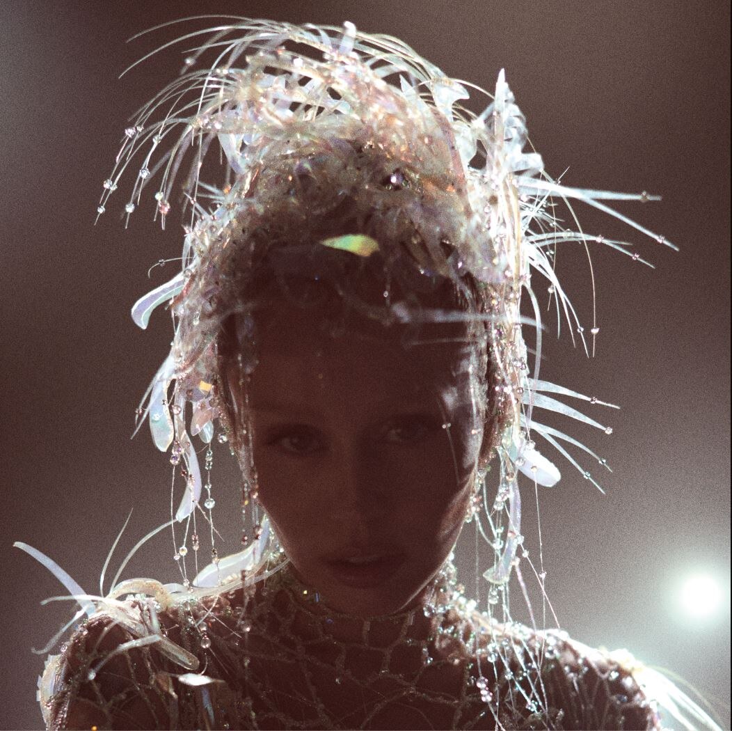 Miley Cyrus releases new global single & visual ‘End of the World’