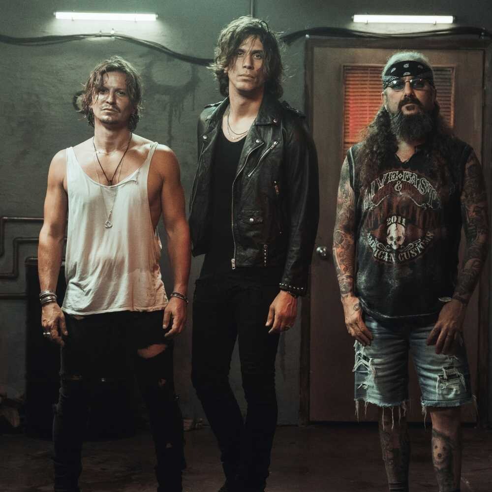 Mike Portnoy joins forces with emerging Hard Rock Band Last Second Chance in new video "Send Me A Sign"