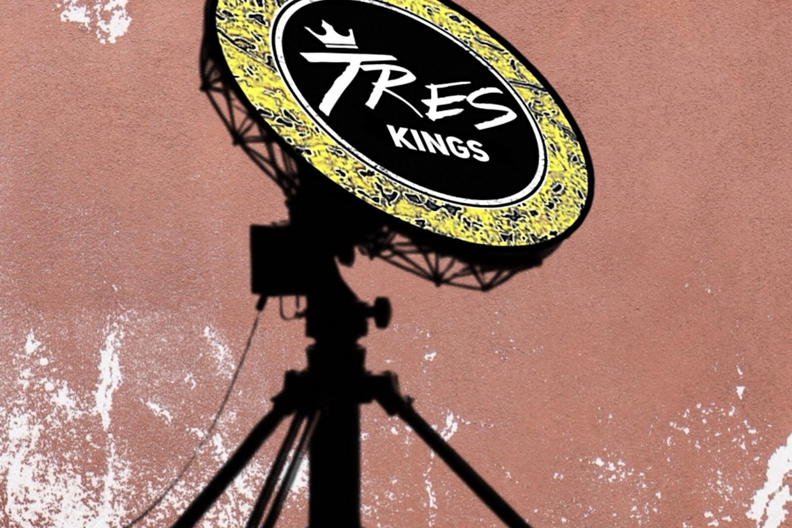 Tres Kings have upped the ante once again with latest single ANTENNA