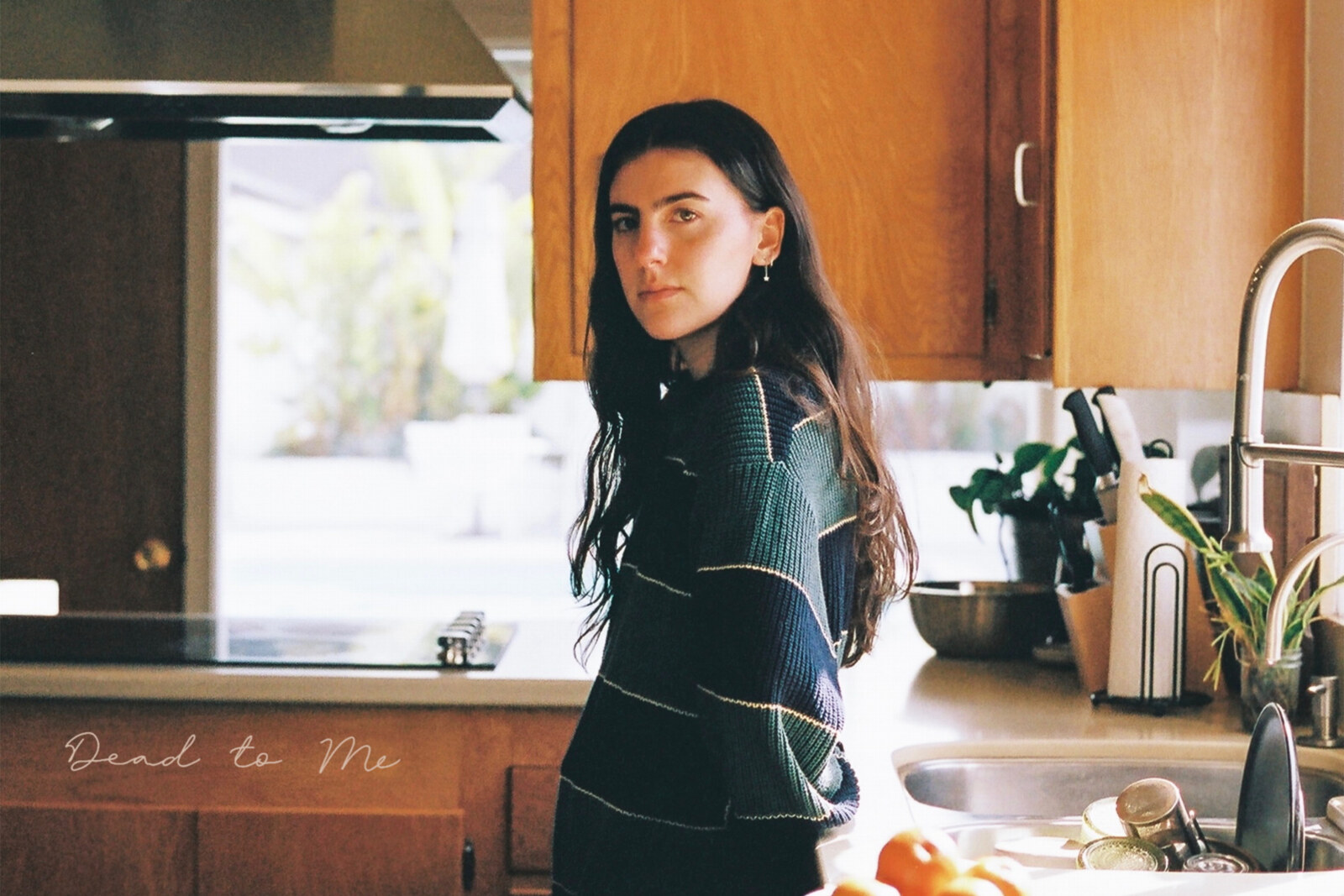 Avery Lynch Reveals New Single "Dead to Me"