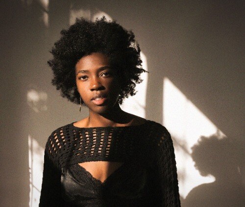 Uwada brengt debuutalbum Florilegium uit