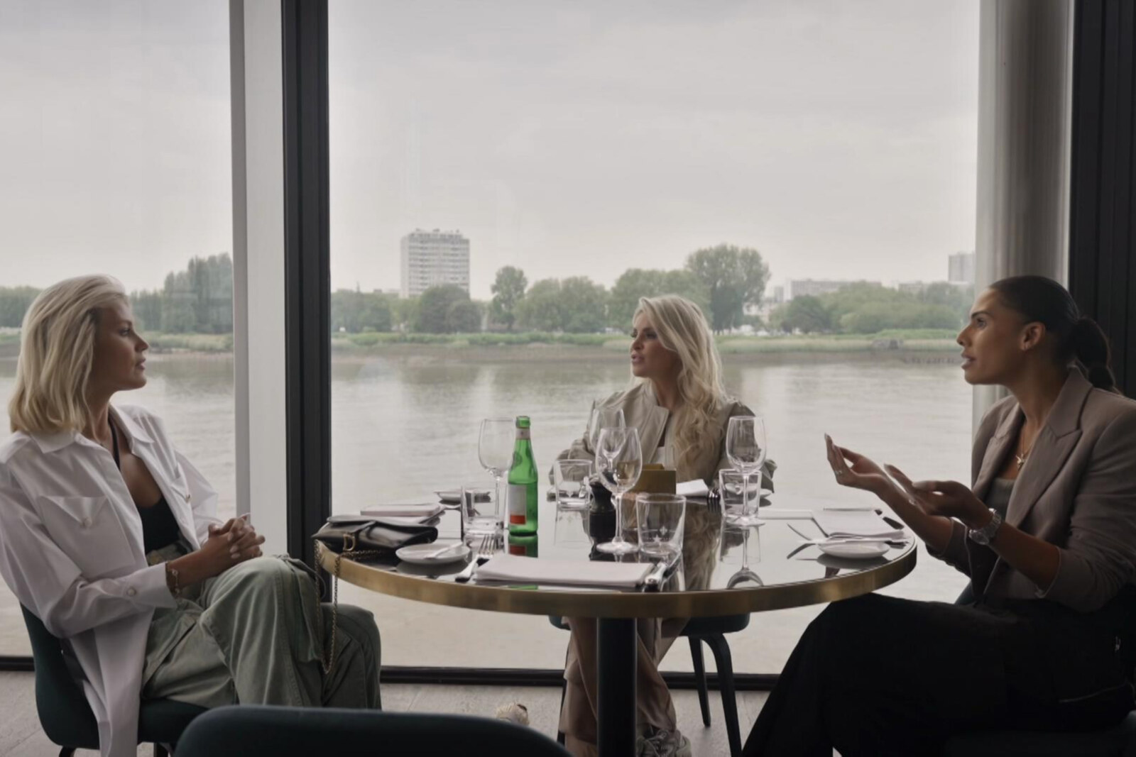 Verzoening of toch niet? Gesprek tussen Amy, Natassia en Melissa loopt uit de hand
