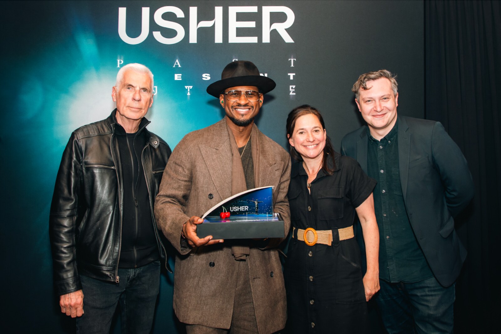 Usher  Closes European Tour with a Victory Lap in London