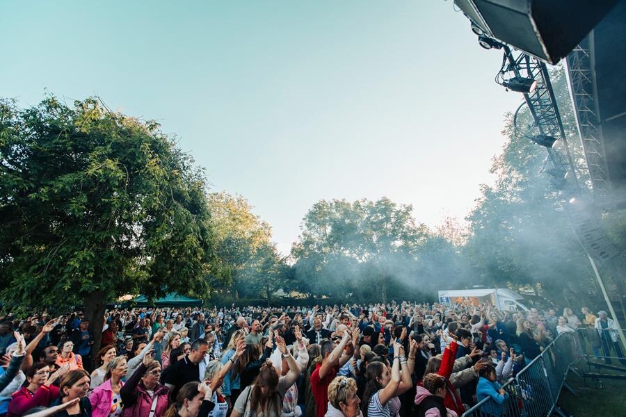 De Romeo’s, HOLLIZ (Christophe Verholle), Bram & Lennert en Bart Herman debuteren op de 34ste Parkies-concerten