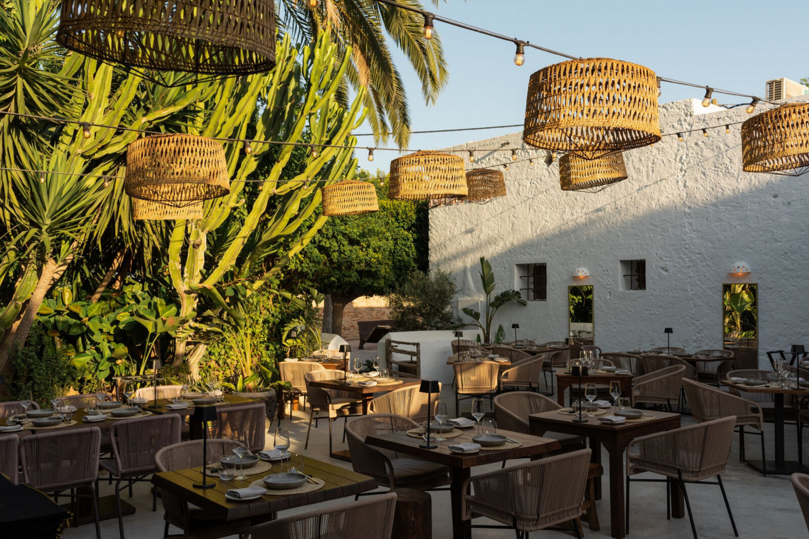 Finca La Plaza Leads Ibiza’s Sustainable Dining Scene with live Music and Mediterranean Dining