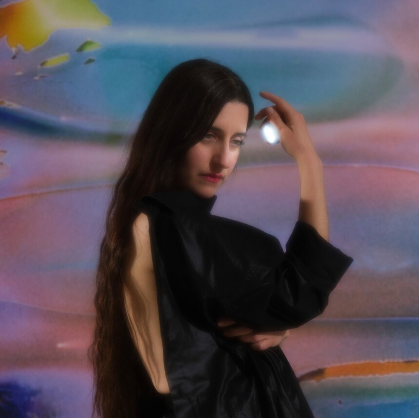 Eefje De Visser kondigt nieuw album Vlijmscherp aan