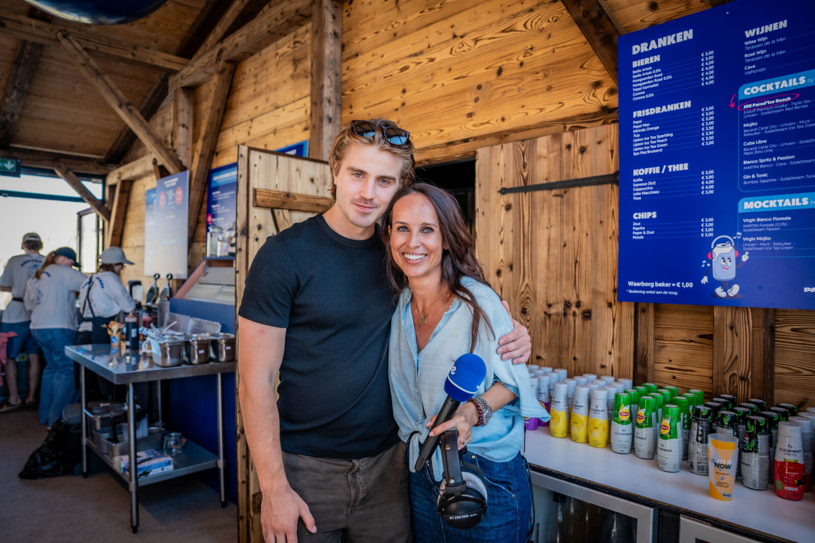 MAKSIM trapt JOE Parad’ice Beach af, het grootste ijssalon op het strand