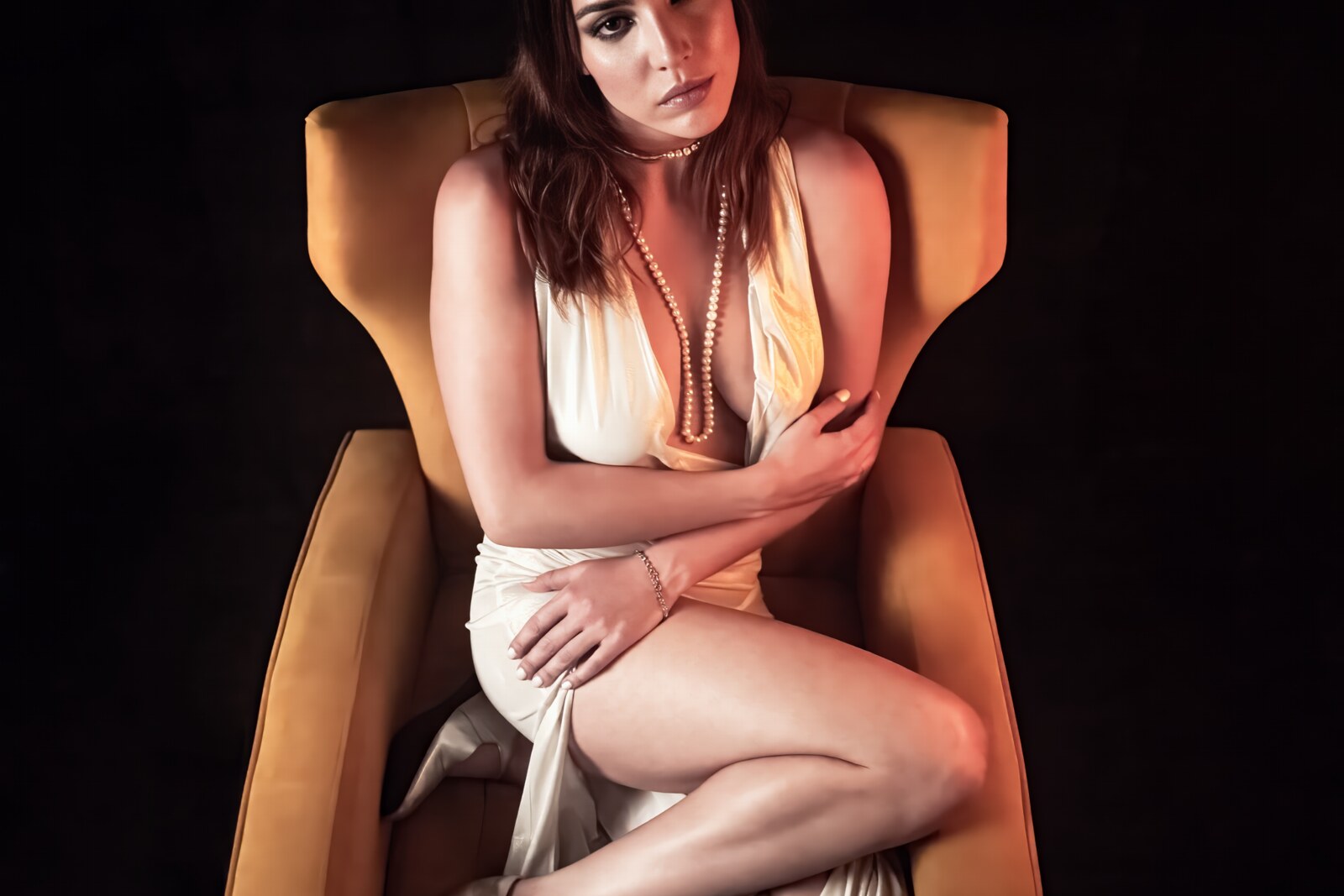 Ana Luna Reveals New Single, "Daddy's Empire"