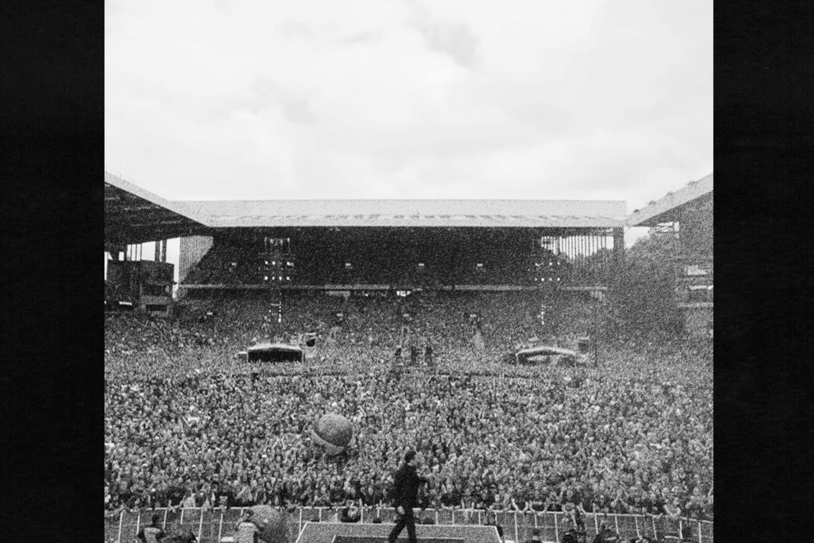 Yungblud, has released a version of ‘Changes’, recorded live at Black Sabbath’s farewell concert, titled ‘Back to the Beginning’, at Villa Park 