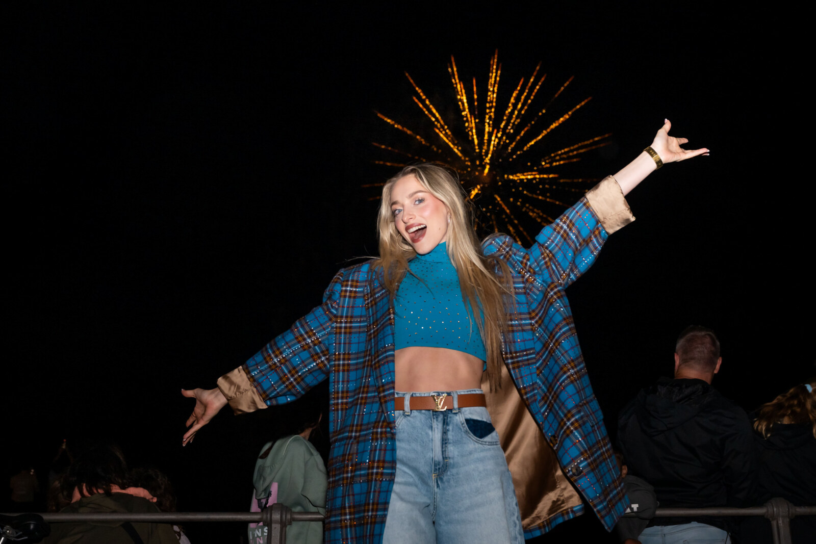 CAMILLE opent vuurwerkshow in Oostende als feestelijke voorbode van haar eigen circusspektakel CIRCUS CAMILLE