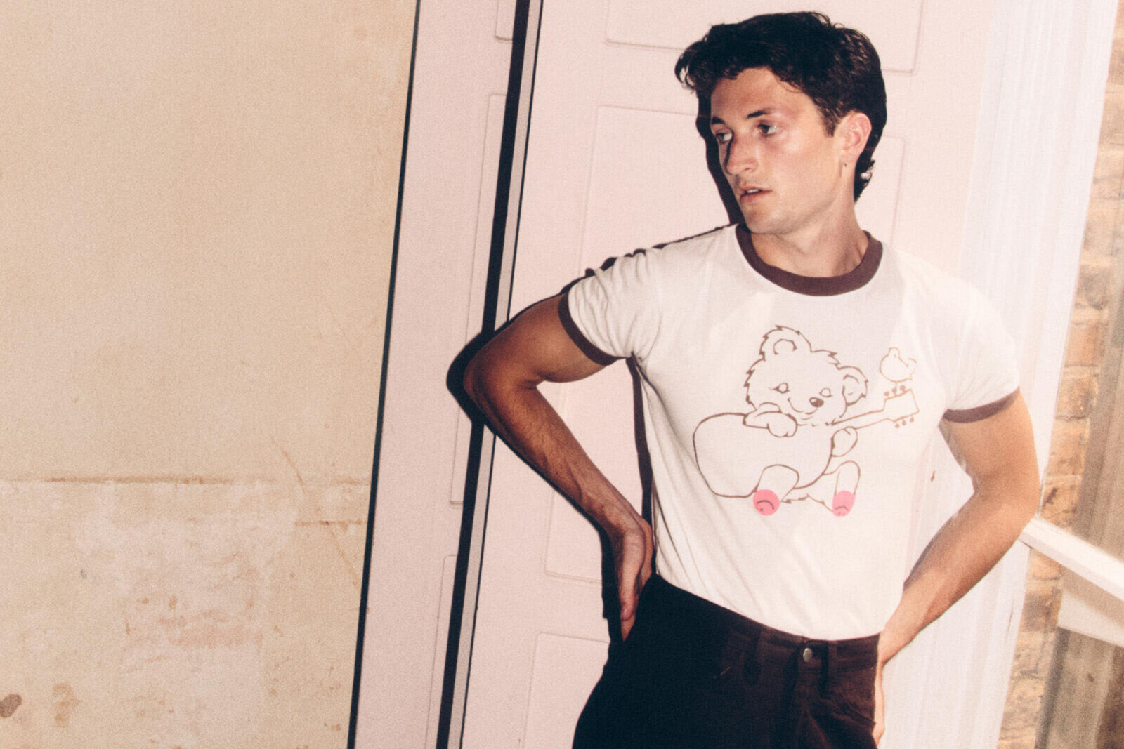 Henry Moodie releases "sunday morning"
