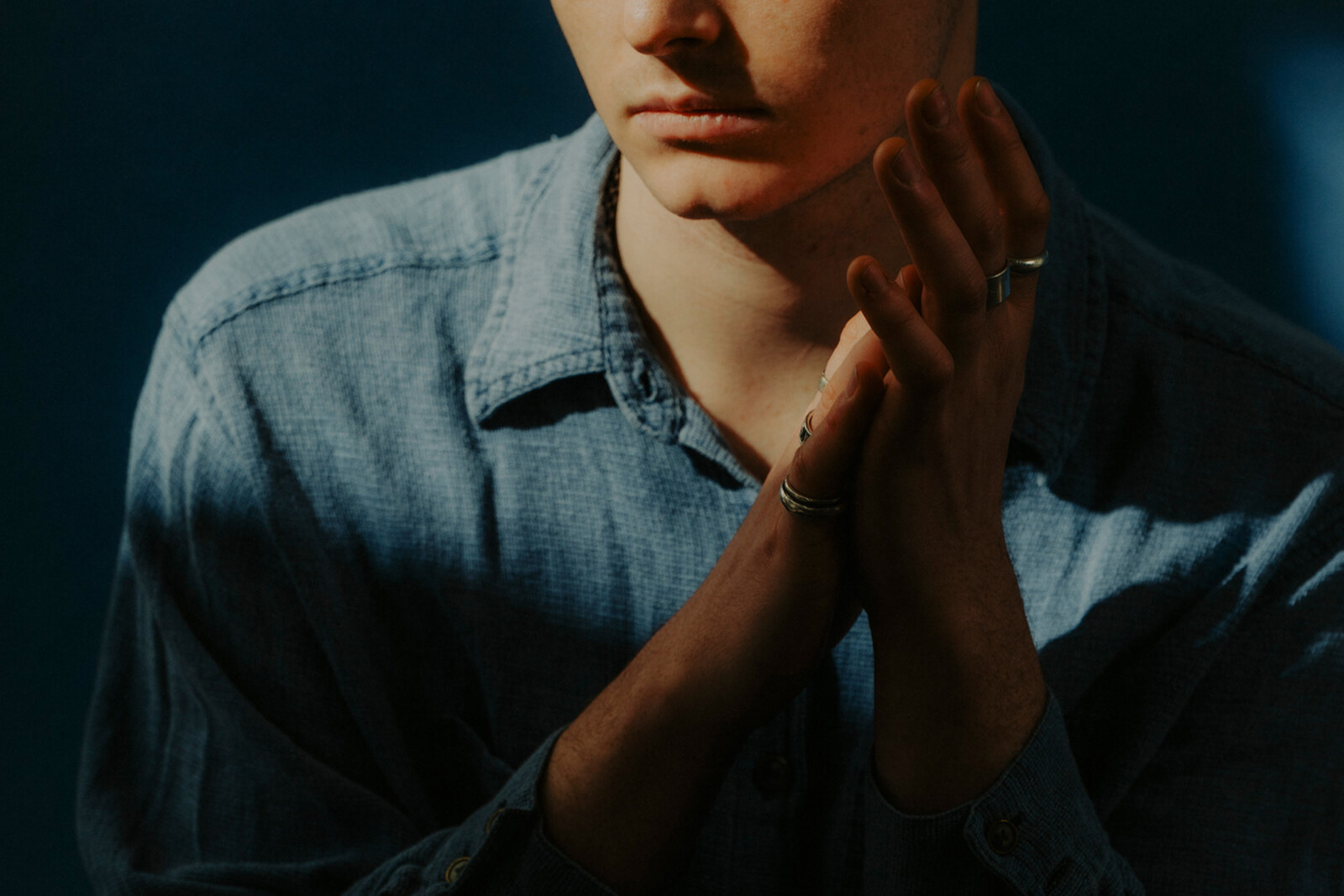 Working Men’s Club’s Sydney Minsky Sargeant reveals new track “Summer Song”