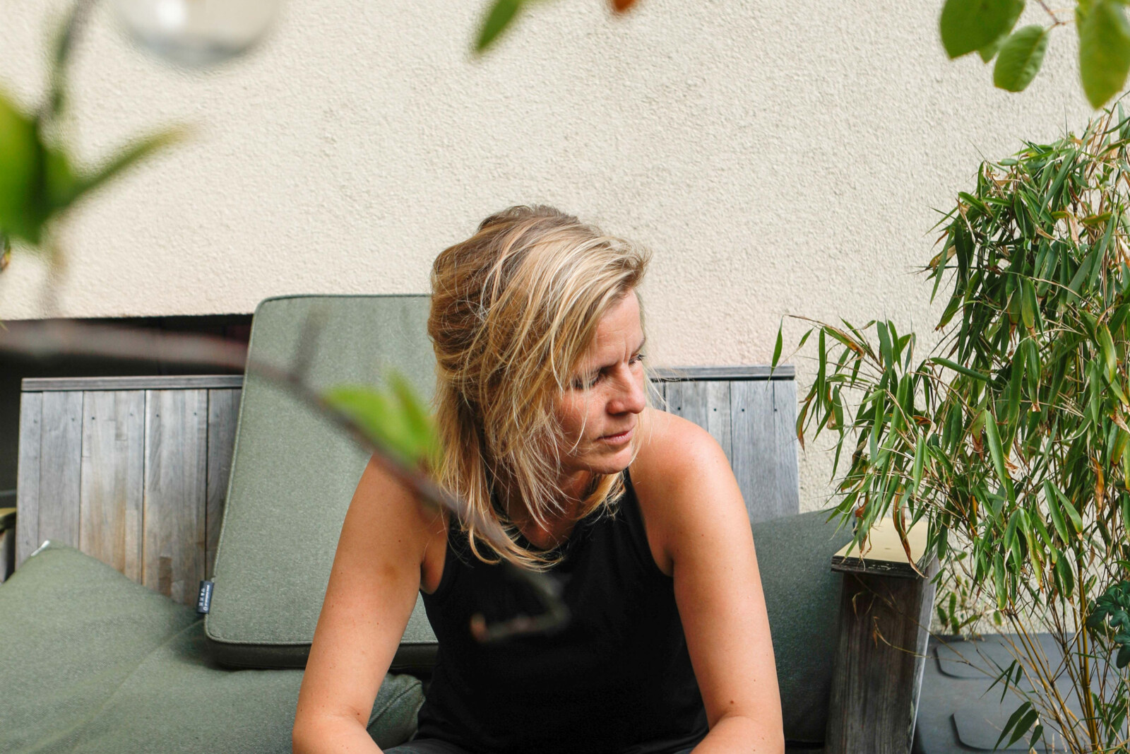 Ellen Schoenaerts kondigt nieuw album aan met eerste single 'Ik red me wel'