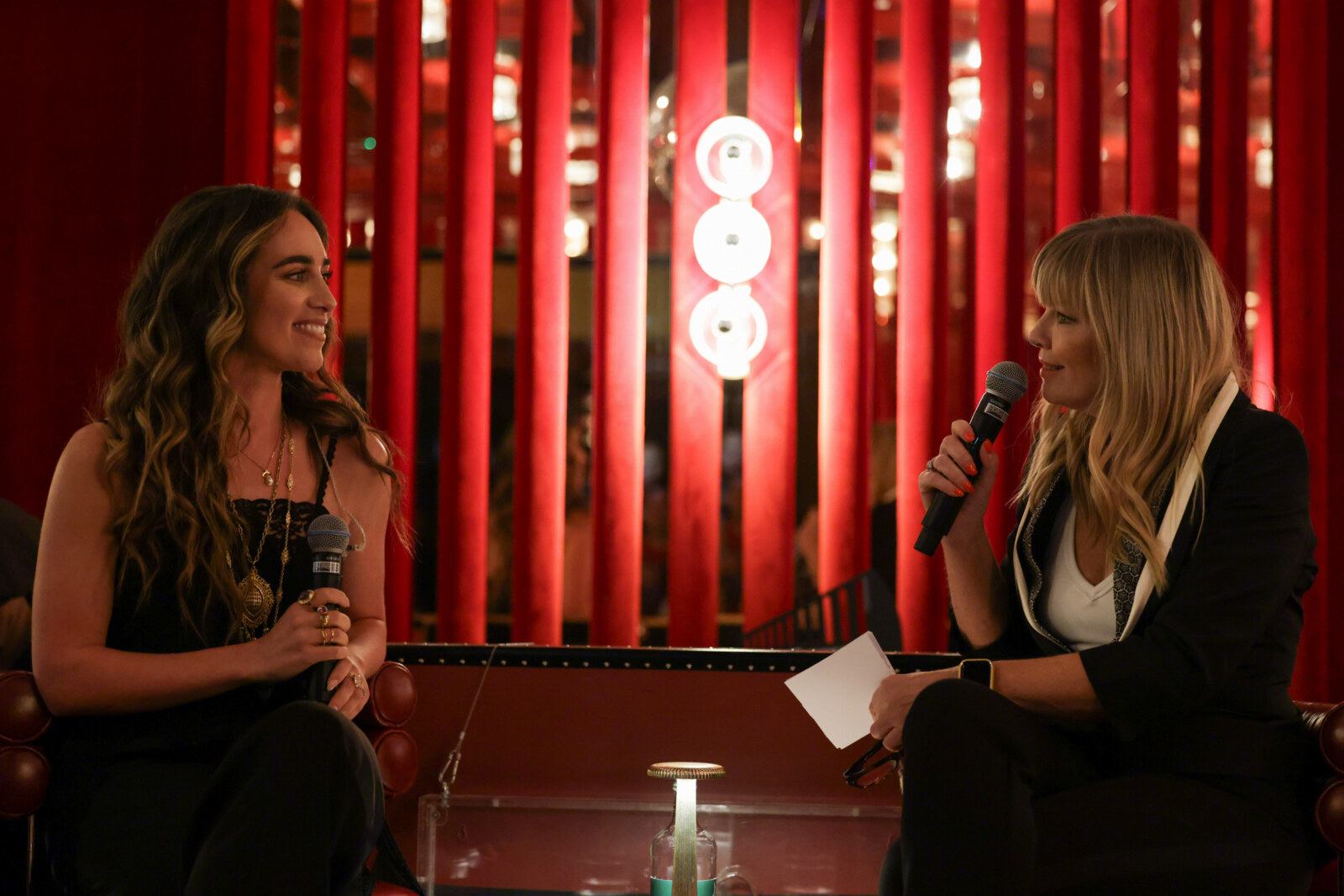 Chloe Stroll gave an exclusive performance on Tuesday, showcasing tracks from her highly anticipated debut album Bloom in the Break.
