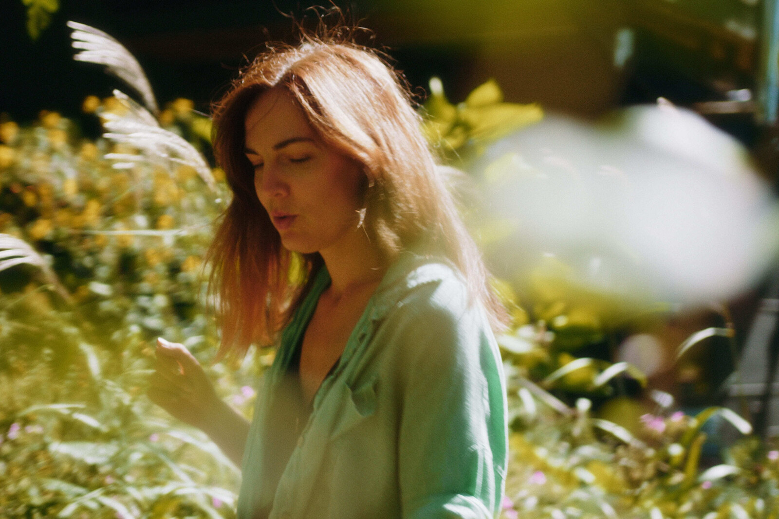 'Dinner On The Kitchen Floor', debuutsingle en videoclip van Sophia Ammann, out now via Polymoon Music
