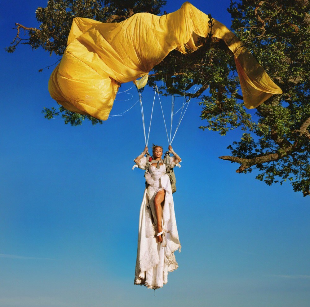 Doja Cat releases her fifth studio album, 'Vie' out now via Kemosabe Records/ RCA Records 