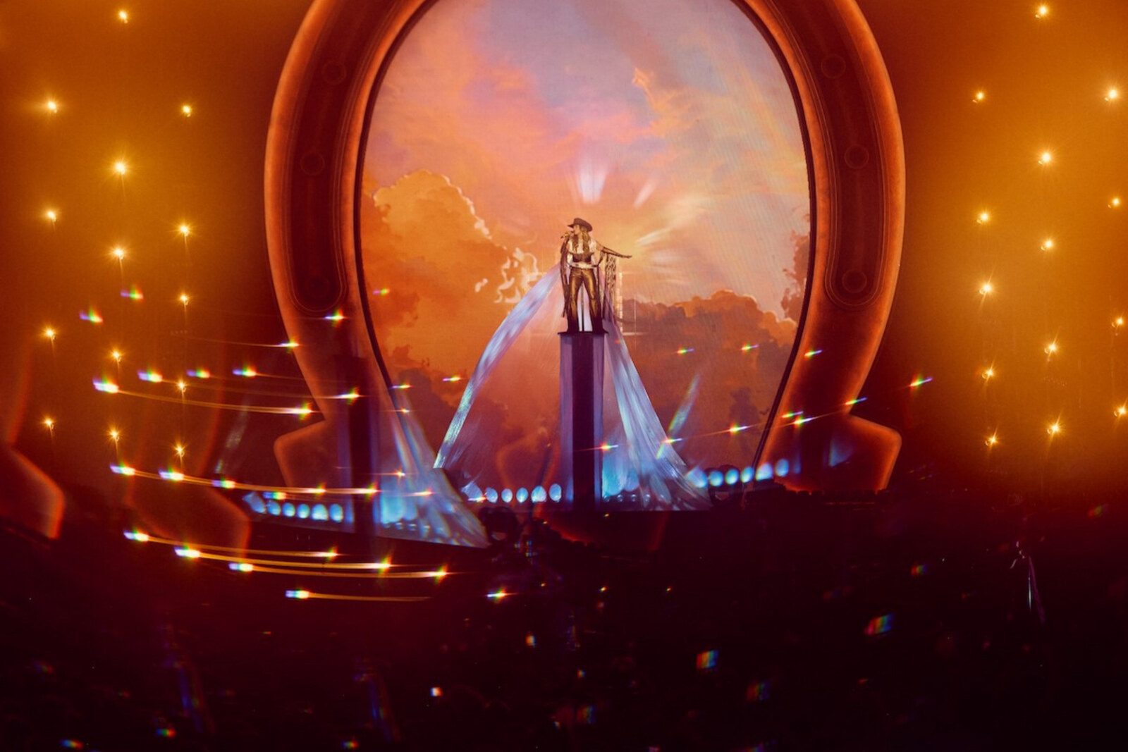Lainey Wilson Set To Host The 59th Annaul CMA Awards & Headline Stagecoach Festival 20265