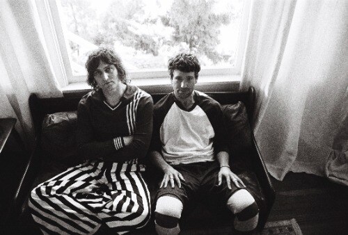 Sports kondigt album aan met single Keep Falling In Love