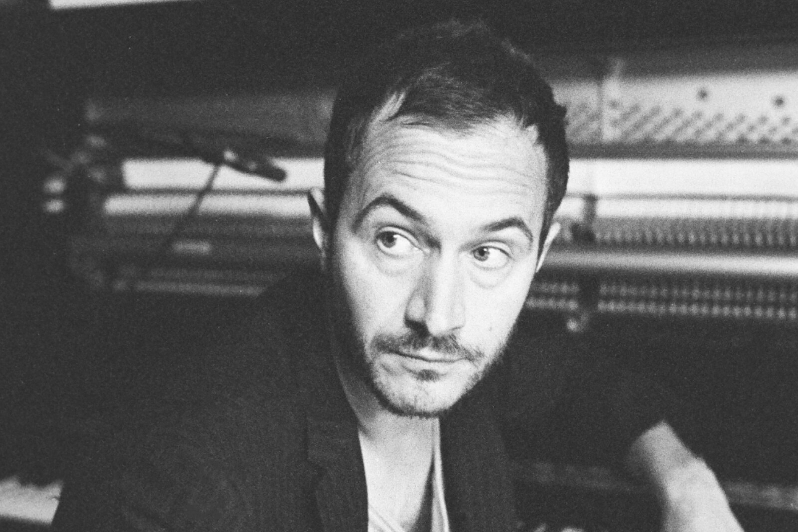 Tom Smith annnounces EU spring tour | solo debut album out 05/12