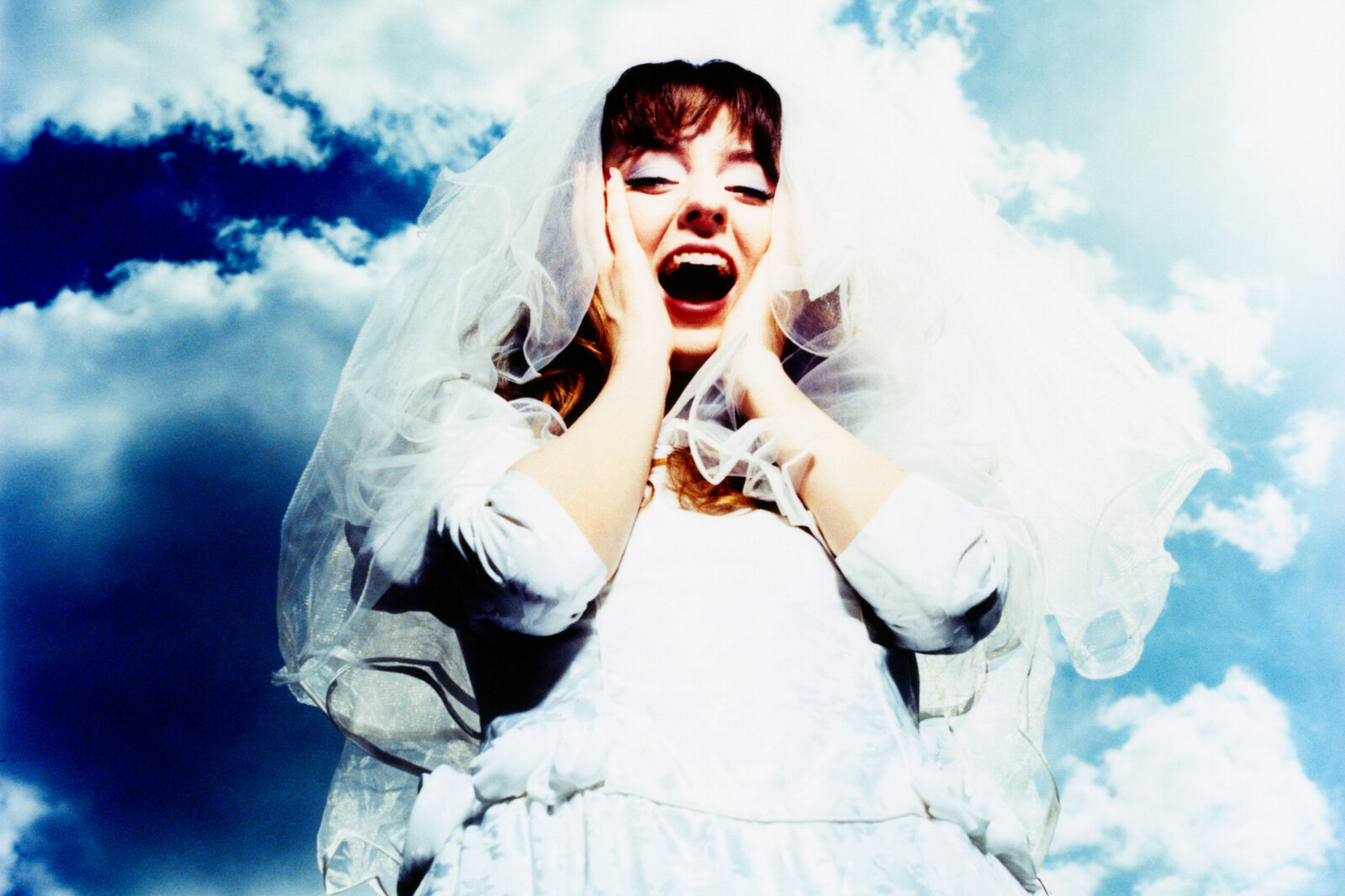 Jenny On Holiday releases euphoric new single!