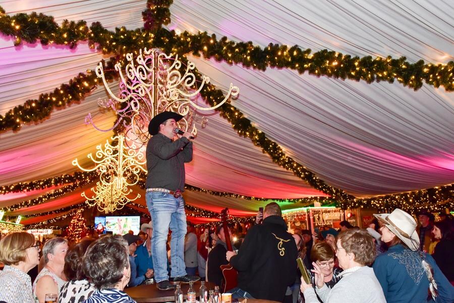Countryzanger Robby Longo: “Dit momentje zag ik niet aankomen, maar het was wel zalig!”