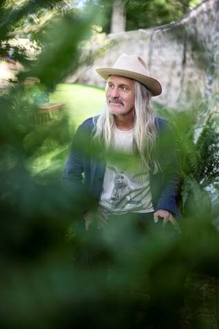 Steve Poltz Announces Extensive Canadian Tour For Spring 2026 Supporting New Album 'Joyride'